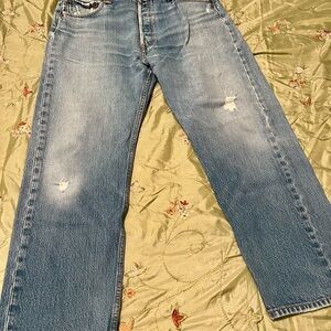 #3-Levi's Classic 501 men’s Denim Jeans W/36, L/30
Pre owned. Check all pics.